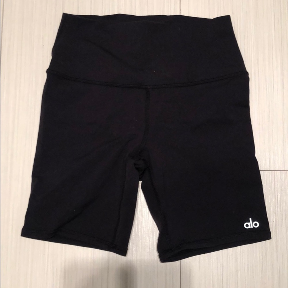 Alo yoga bike shorts
